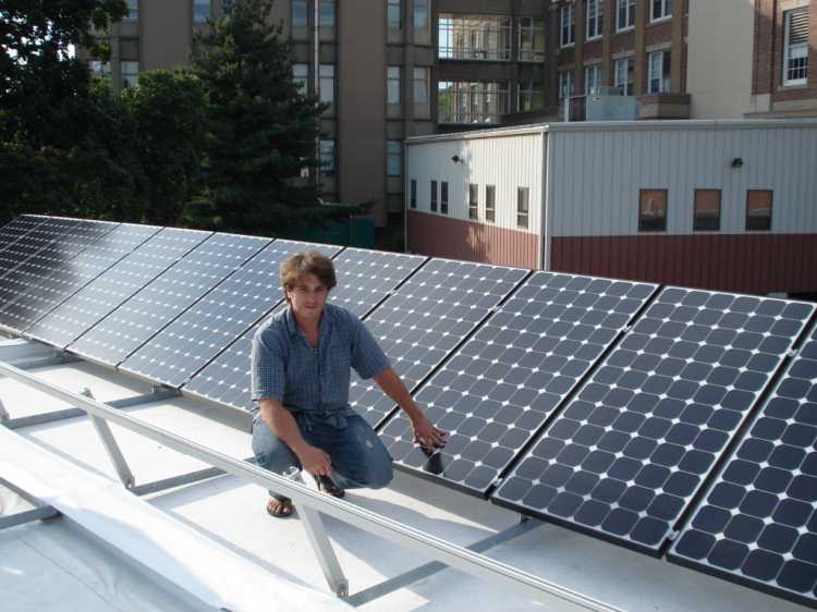 5 Reasons to Ask Pros to Install Your Solar Panels